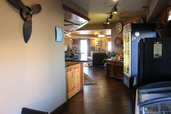 Historian Inn image 10