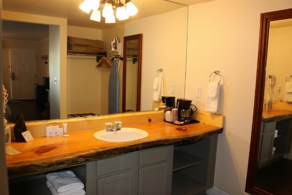 Historian Inn image 19